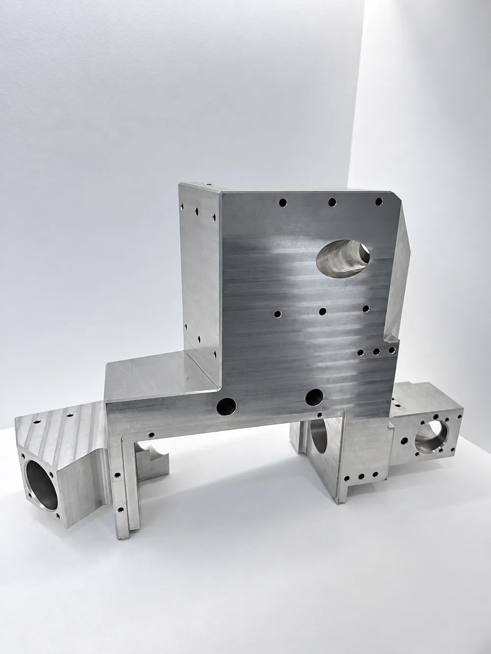 Precision CNC machined mounting bracket