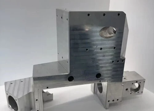 High precision CNC machined aluminum mounting bracket
